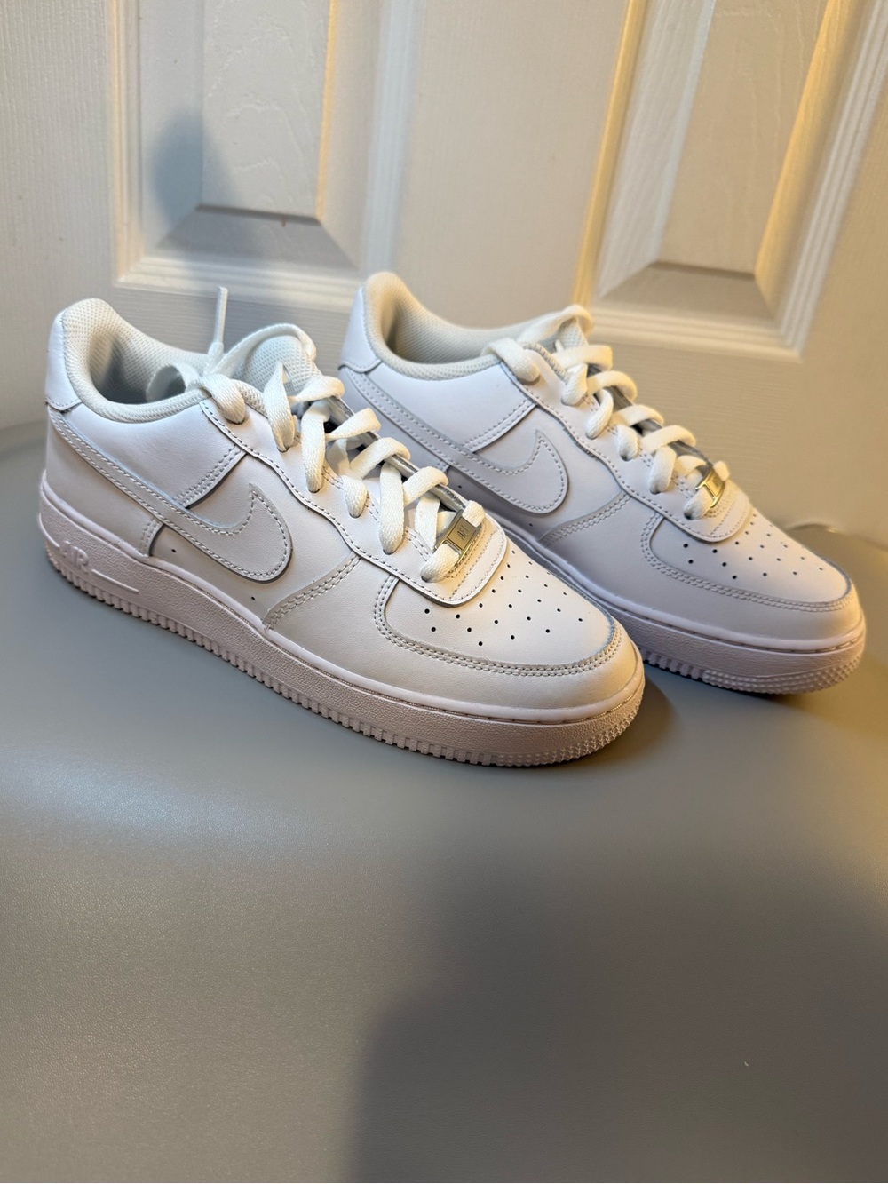 Nike Air Force 1 White Lilac Sole Sneakers Kids Size 6Y New